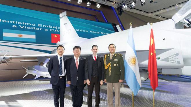 双喜临门！两国订购中国先进武器中国装备的低端形象已成为过去(图1)