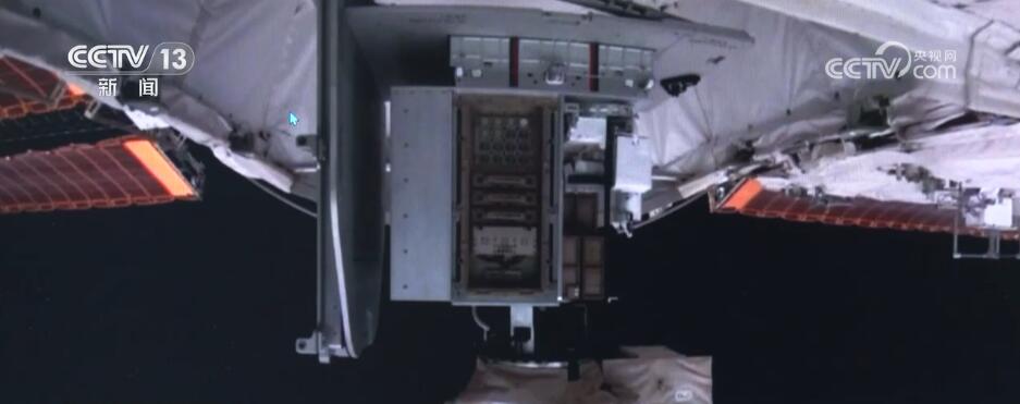 在宇宙极端环境中开展实验 中国空间站首批舱外暴露实验材料样品成功取回(图5) 在宇宙极端环境中开展实验 中国空间站首批舱外暴露实验材料样品成功取回(图5)