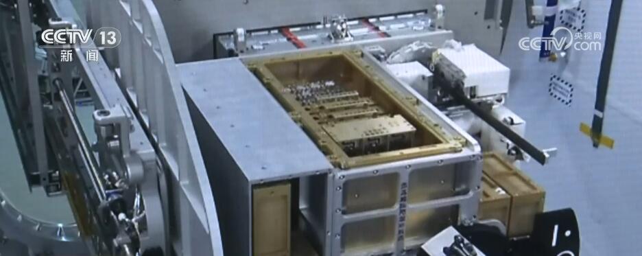 在宇宙极端环境中开展实验 中国空间站首批舱外暴露实验材料样品成功取回(图4) 在宇宙极端环境中开展实验 中国空间站首批舱外暴露实验材料样品成功取回(图4)