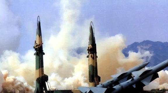 美国为何不敢轻易惹怒中国？因为除了核武器中国还有先进武器(图4)