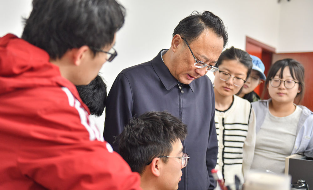 中国故事｜古老藏文穿越时空走向未来(图4)
