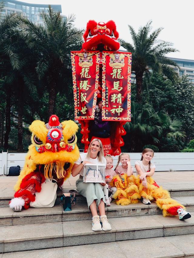 老外游中国视频走红海外真实中国魔力爆棚(图2)